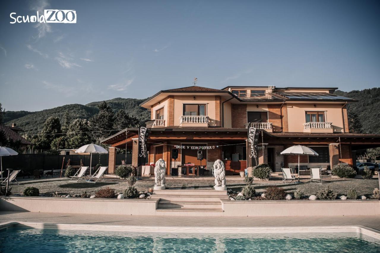 La Villa Guest House Capitignano ภายนอก รูปภาพ