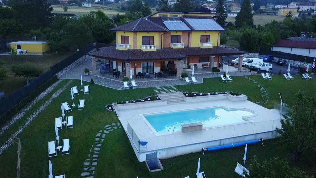La Villa Guest House Capitignano ภายนอก รูปภาพ
